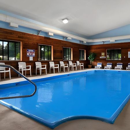 Super 8 By Wyndham Paris Hotel Екстериор снимка
