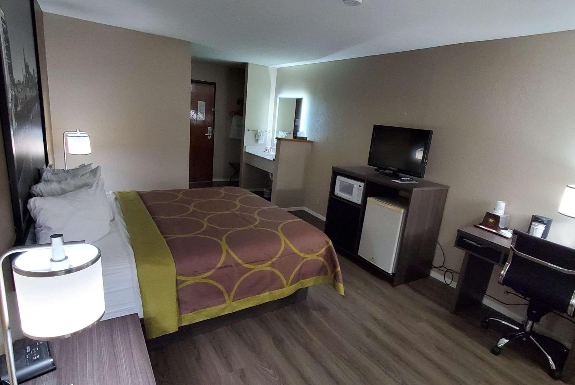 Super 8 By Wyndham Paris Hotel Екстериор снимка