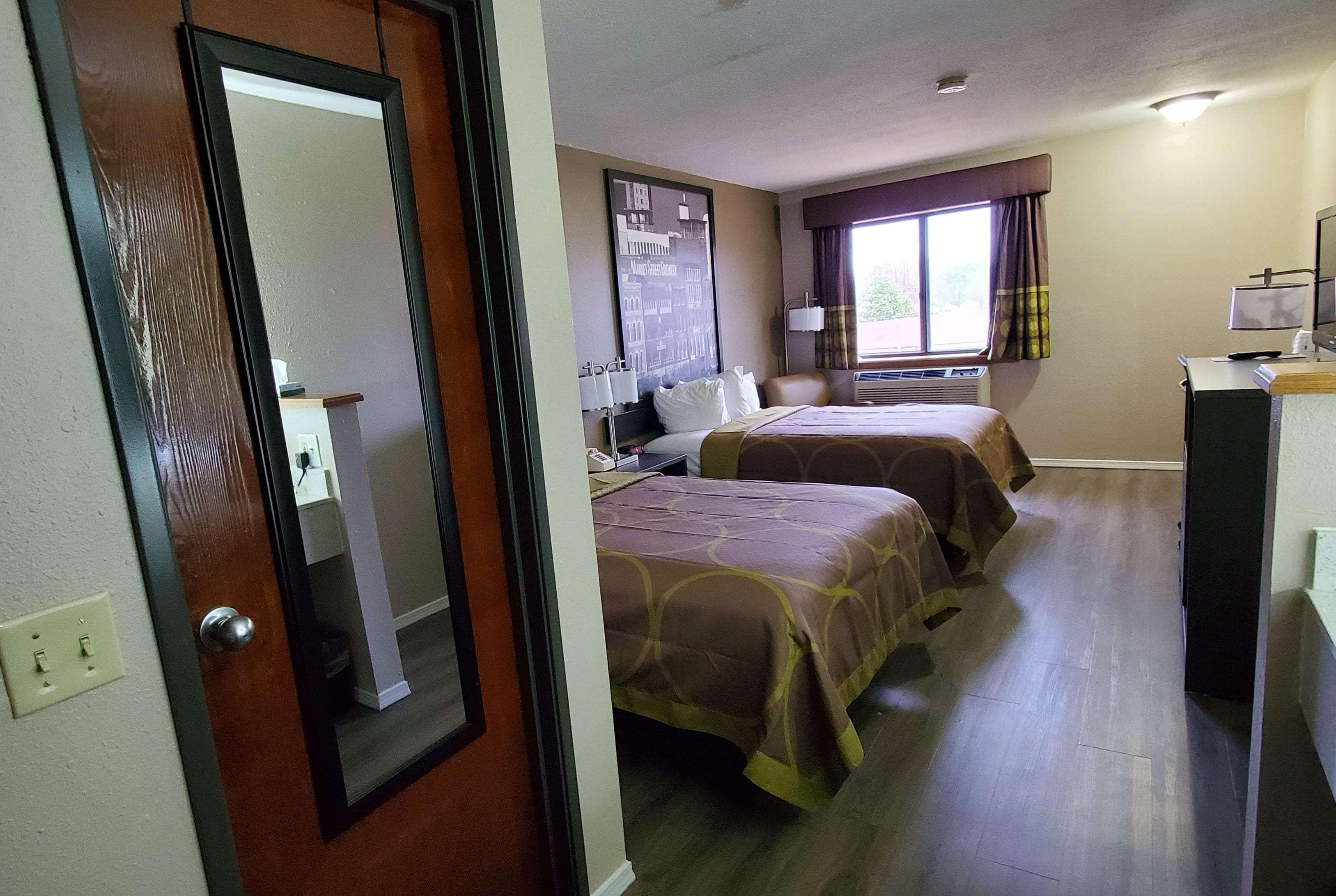 Super 8 By Wyndham Paris Hotel Екстериор снимка